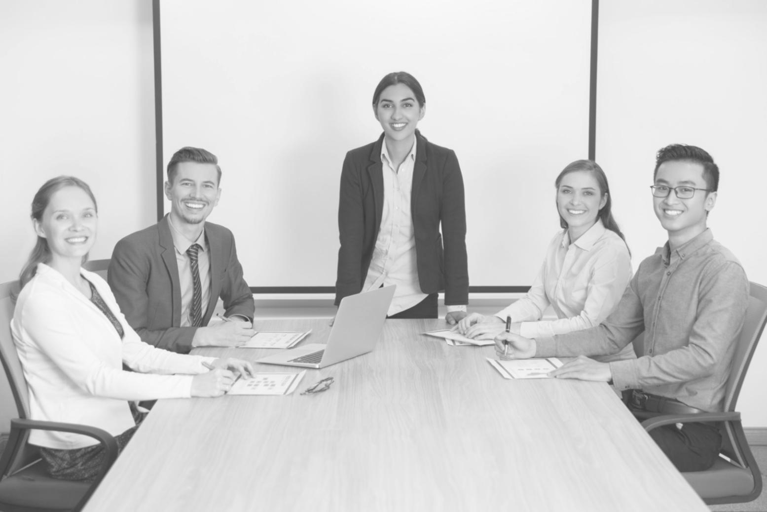 Erfolgreiche Geschäftsbesprechung bei Altovian